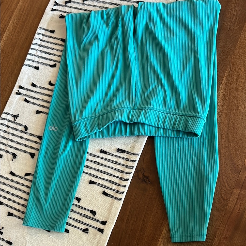 ALO Yoga Blue Leggings Soft Stretchy Bottoms